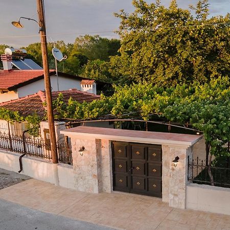 Villa La Varik 3 لِتوخورو المظهر الخارجي الصورة